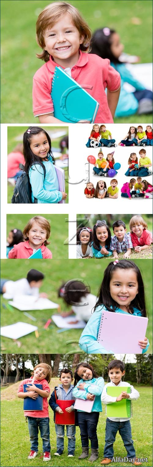 ���������� ���� � ������� / Happy group of kids with books - stock photo
