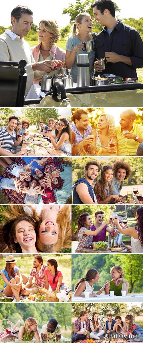 Stock Image Happy friends in the park having picnic