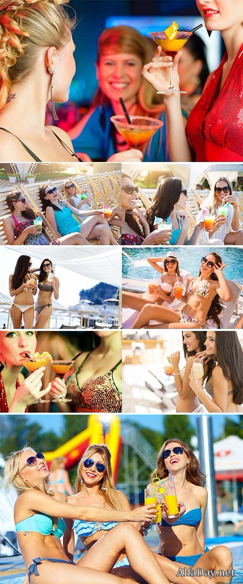 Stock Image Young female friends drinking cocktails