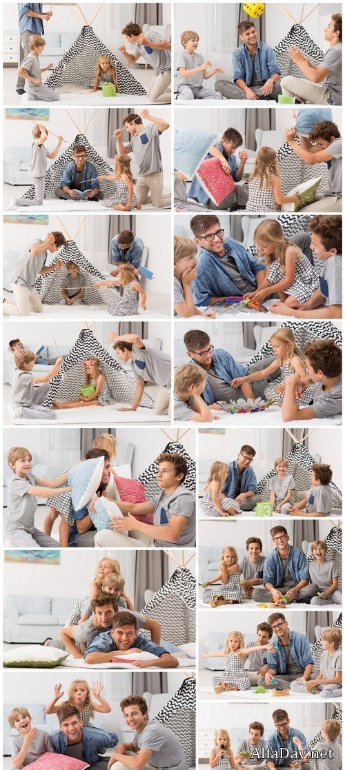 Happy father and children - 15xUHQ JPEG
